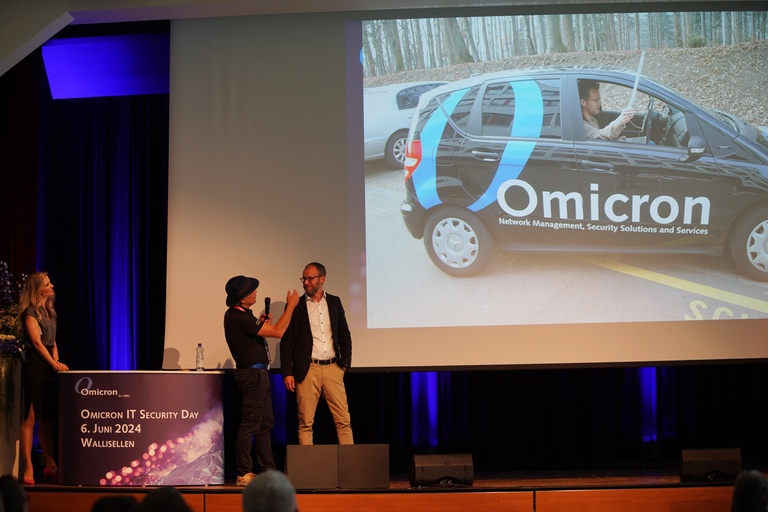 Daniel Walther, Group CISO der Swatch Group mit Thomas Stutz, Omicron AG