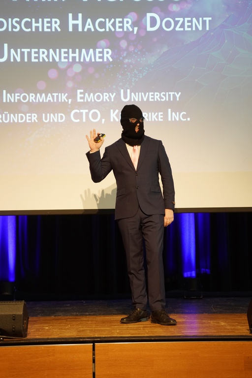 Dr. Ymir Vigfusson, Hacker, Professor und Firmengründer